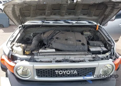 2007 Toyota Fj Cruiser z USA, uszkodzony, nr VIN JTEZU11F970019009